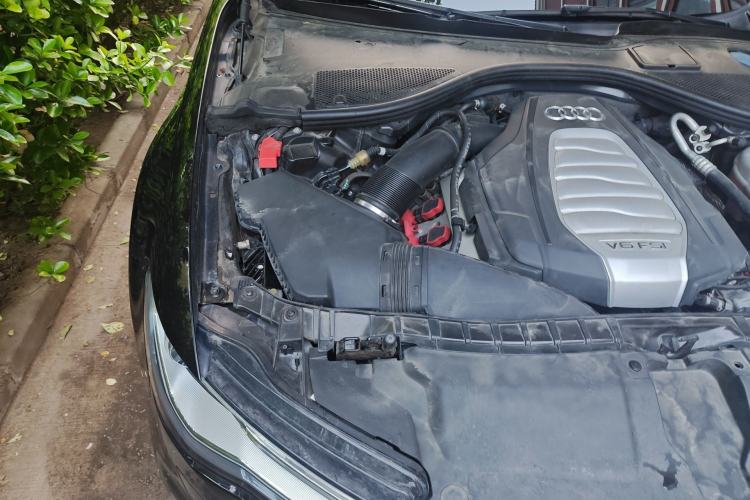 Used Audi A6L 2016 30 FSI Comfort Version Engine Bay Right