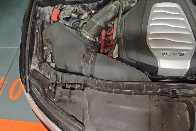 Used Audi A6L 2016 30 FSI Comfort Version Engine Bay Right