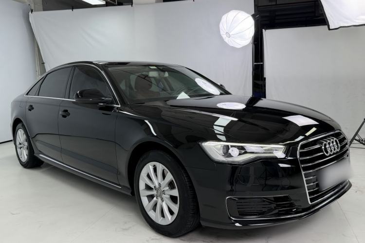 Used Audi A6L 2016 TFSI Technology Edition Front Right 45 Deg