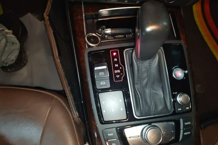 Used Audi A6L 2016 30 FSI Comfort Version Gear Lever