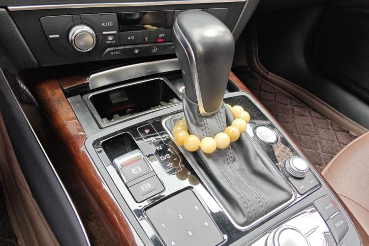 Used Audi A6L 2016 30 FSI Comfort Version Gear Lever