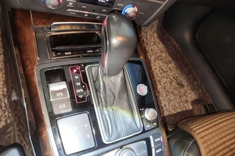 Used Audi A6L 2016 30 FSI Comfort Version Gear Lever