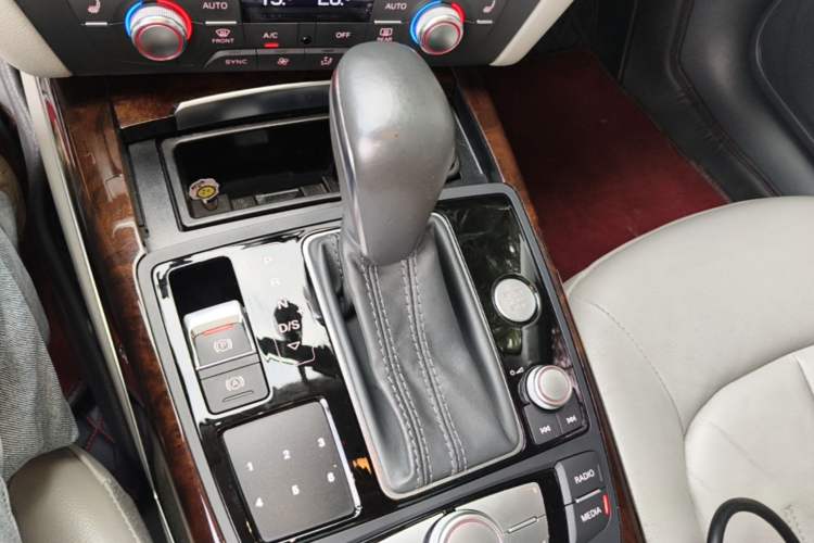Used Audi A6L 2016 30 FSI Comfort Version Gear Lever