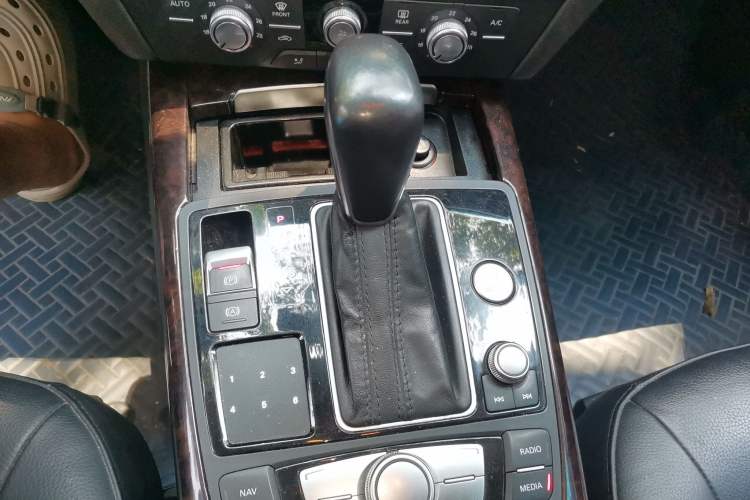 Used Audi A6L 2016 TFSI Technology Edition Gear Lever