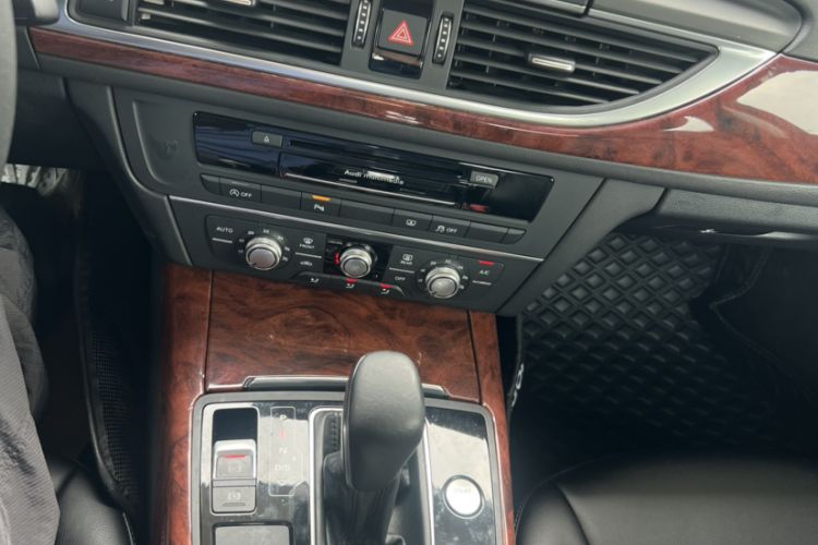Used Audi A6L 2016 TFSI Technology Edition Interior 3