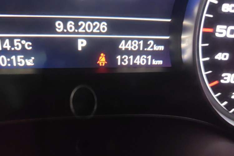 Used Audi A6L 2016 30 FSI Comfort Version Odometer Close Up