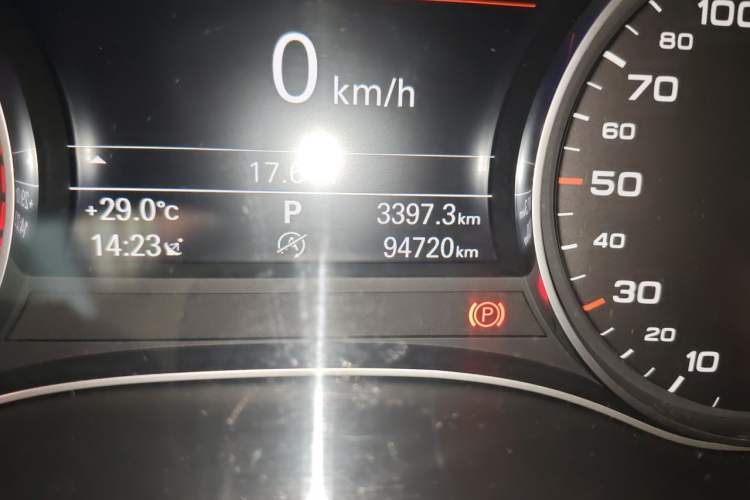 Used Audi A6L 2016 45 TFSI quattro Sport Edition Odometer Close Up