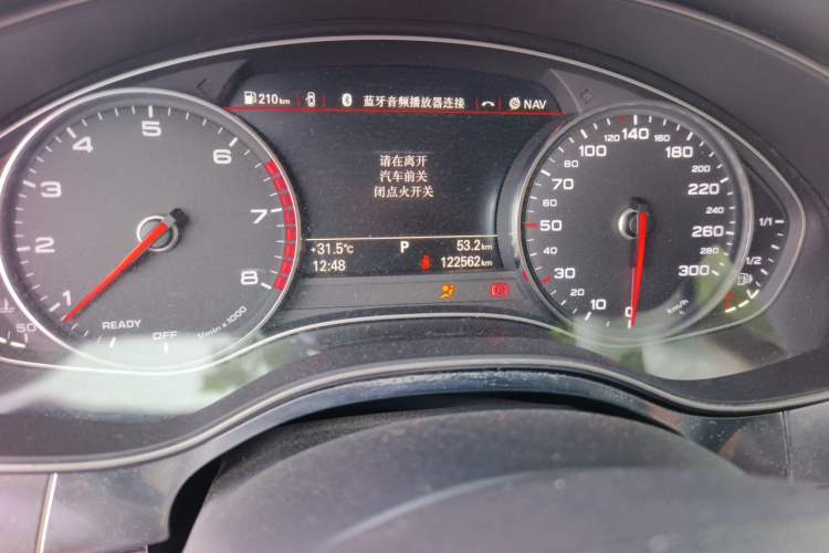 Used Audi A6L 2016 30 FSI Comfort Version Odometer Close Up