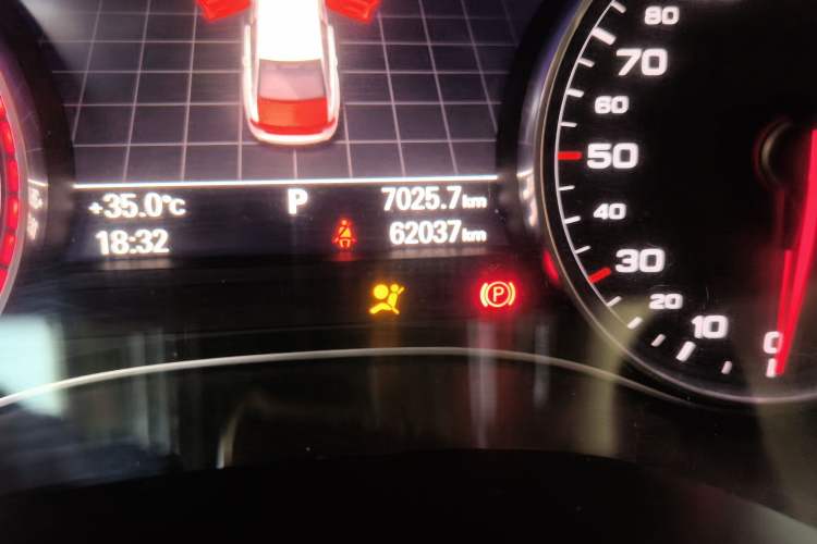 Used Audi A6L 2016 TFSI Sport Edition Odometer Close Up