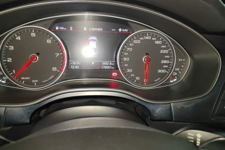 Used Audi A6L 2016 30 FSI Comfort Version Odometer Close Up