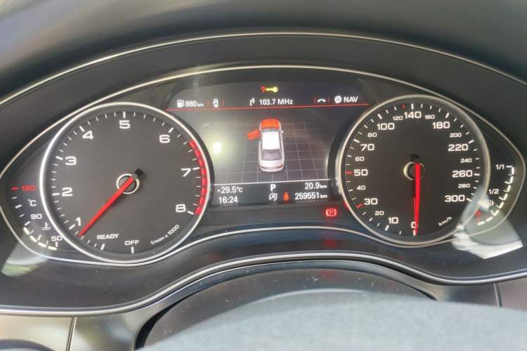 Used Audi A6L 2016 30 FSI Comfort Version Odometer Close Up