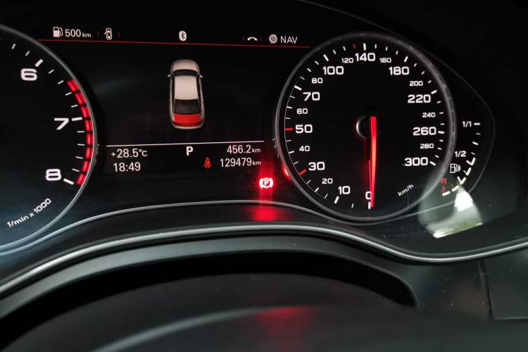 Used Audi A6L 2016 30 FSI Comfort Version Odometer Close Up