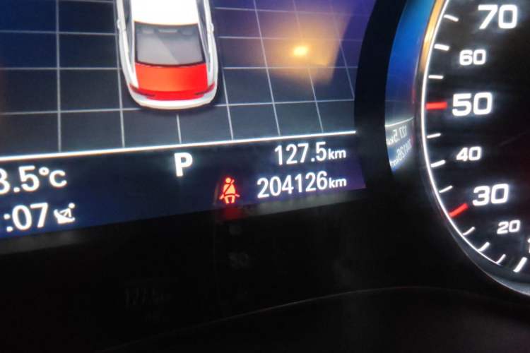 Used Audi A6L 2016 30 FSI Comfort Version Odometer Close Up