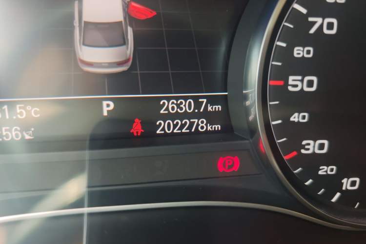 Used Audi A6L 2016 TFSI Technology Edition Odometer Close Up