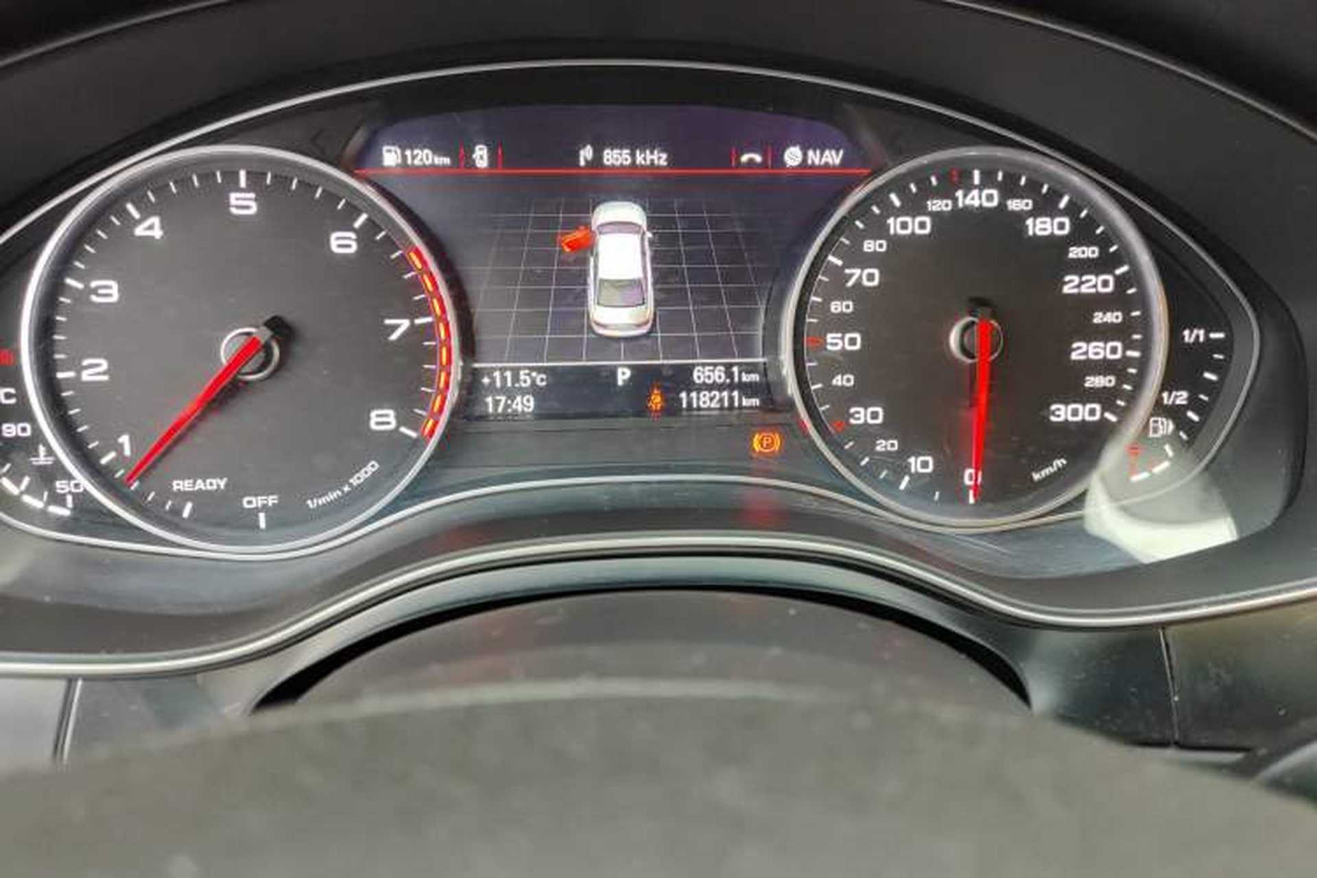 Used Audi A6L 2016 30 FSI Comfort Version Odometer Close Up