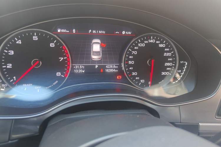 Used Audi A6L 2016 45 TFSI quattro Sport Edition Odometer Close Up