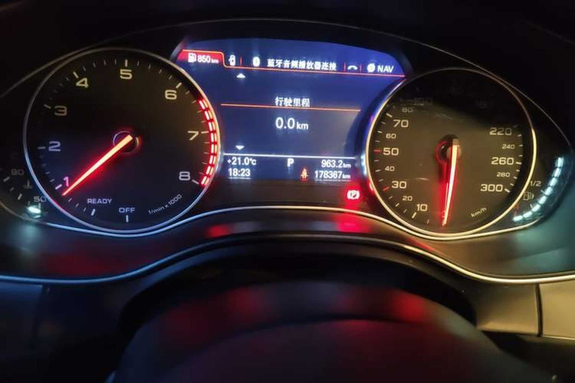 Used Audi A6L 2016 45 TFSI quattro Sport Edition Odometer Close Up