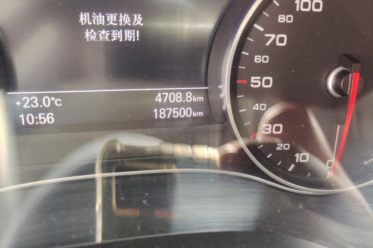 Used Audi A6L 2016 30 FSI Technology Model Odometer Close Up