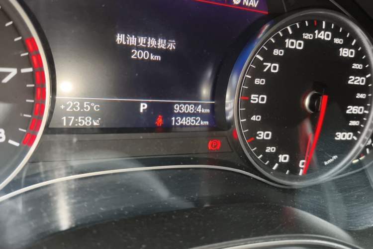 Used Audi A6L 2016 TFSI Technology Edition Odometer Close Up
