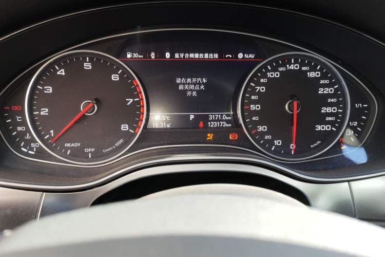 Used Audi A6L 2016 30 FSI Comfort Version Odometer Close Up