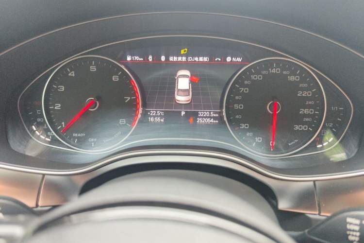 Used Audi A6L 2016 45 TFSI quattro Sport Edition Odometer Close Up