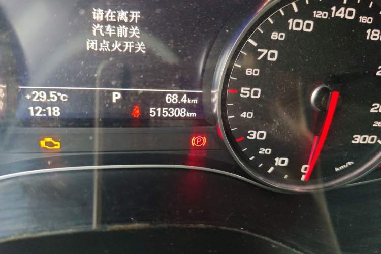 Used Audi A6L 2016 30 FSI Comfort Version Odometer Close Up