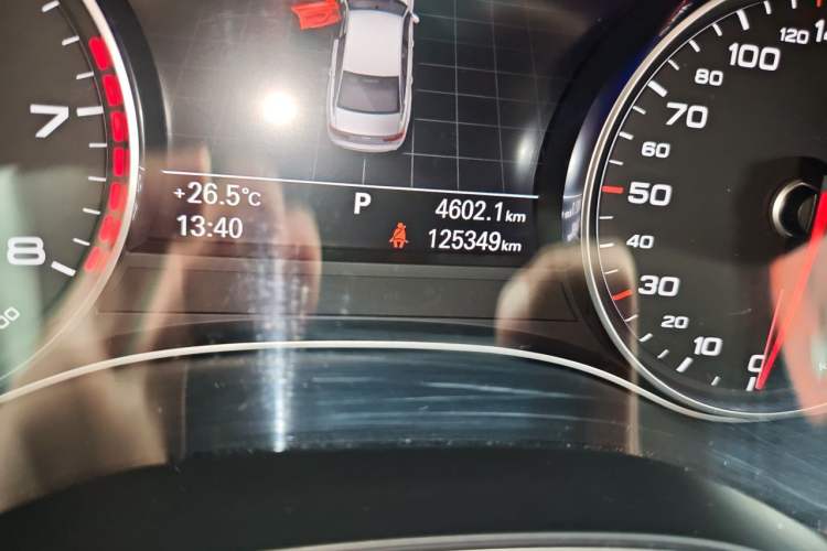 Used Audi A6L 2016 TFSI Technology Edition Odometer Close Up