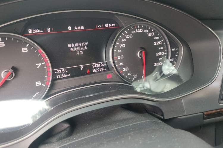 Used Audi A6L 2016 30 FSI Comfort Version Odometer Close Up