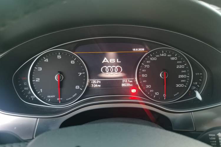 Used Audi A6L 2016 30 FSI Comfort Version Odometer Close Up