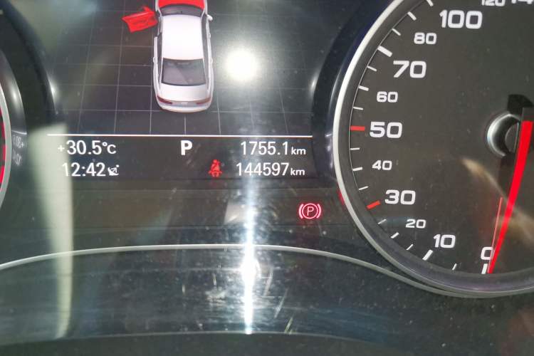 Used Audi A6L 2016 TFSI Technology Edition Odometer Close Up