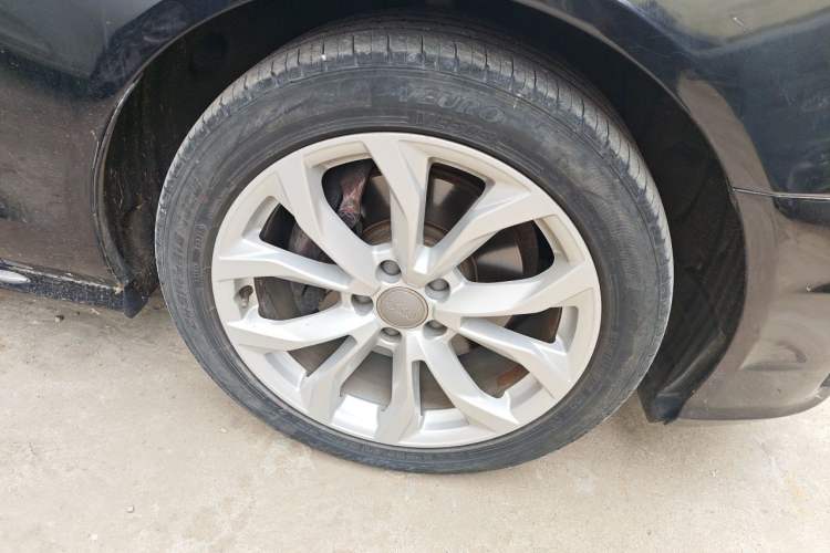 Used Audi A6L 2016 TFSI Sport Edition Right Front Wheel Hub