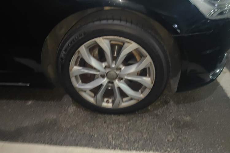Used Audi A6L 2016 TFSI Sport Edition Right Front Wheel Hub