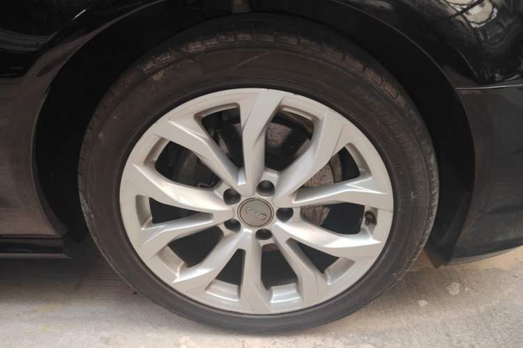 Used Audi A6L 2016 TFSI Sport Edition Right Front Wheel Hub