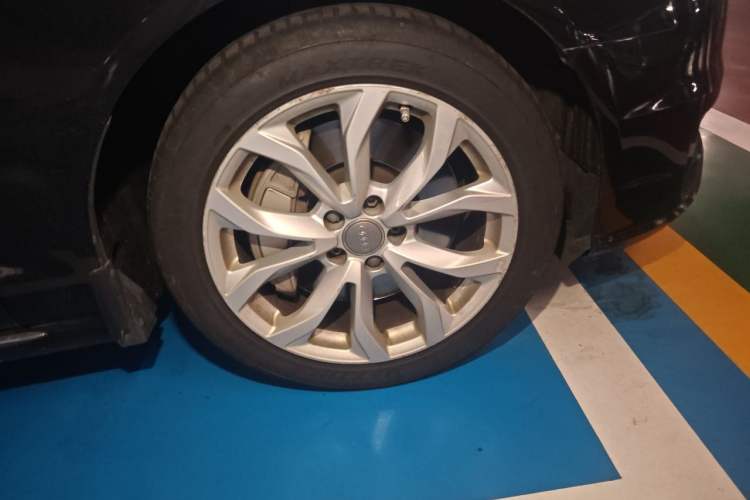 Used Audi A6L 2016 45 TFSI quattro Sport Edition Right Front Wheel Hub