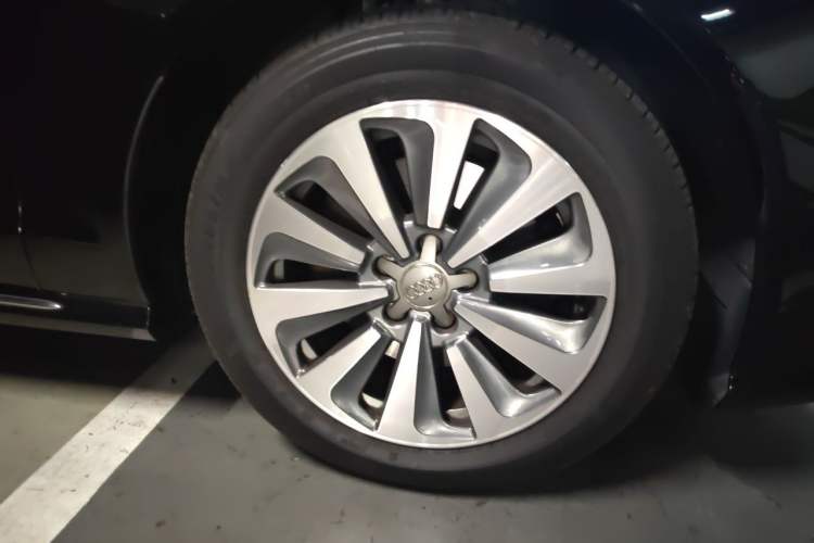 Used Audi A6L 2016 30 FSI Comfort Version Right Front Wheel Hub