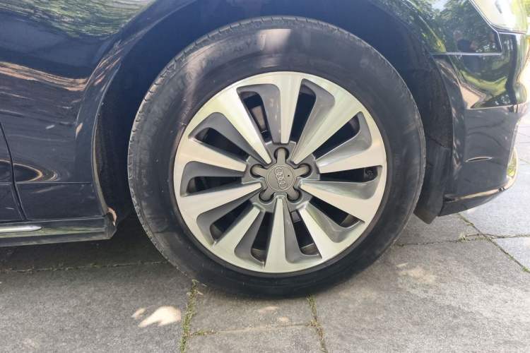 Used Audi A6L 2016 30 FSI Comfort Version Right Front Wheel Hub