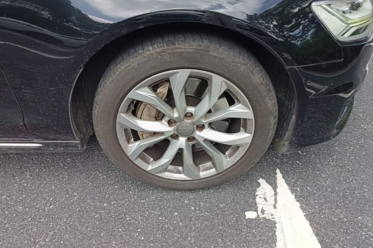 Used Audi A6L 2016 45 TFSI quattro Sport Edition Right Front Wheel Hub