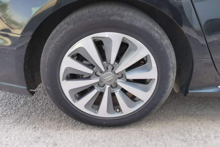 Used Audi A6L 2016 30 FSI Comfort Version Right Rear Wheel Hub