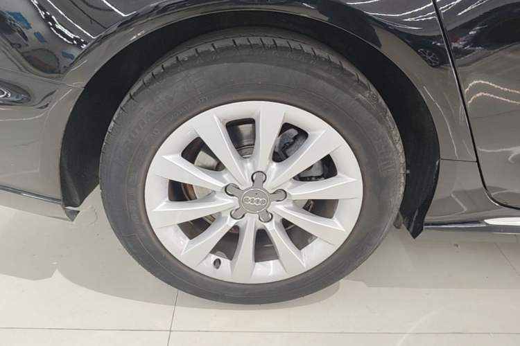Used Audi A6L 2016 30 FSI Technology Model Right Rear Wheel Hub