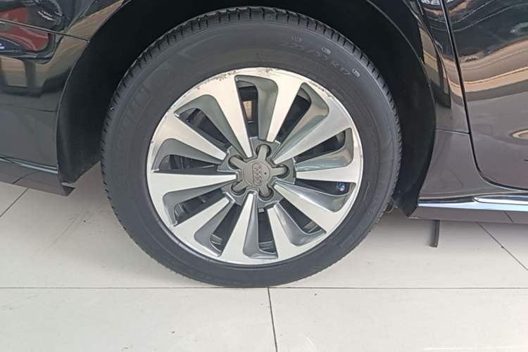 Used Audi A6L 2016 30 FSI Comfort Version Right Rear Wheel Hub