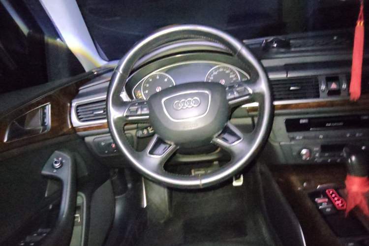 Used Audi A6L 2016 30 FSI Comfort Version Steering Wheel