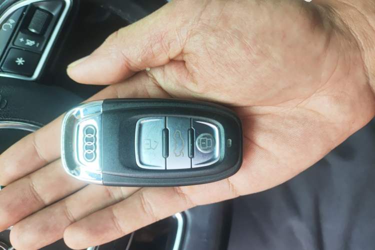 Used Audi A6L 2016 TFSI Sport Edition Vehicle Key