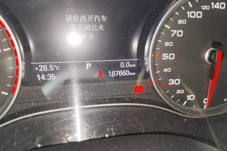 Used Audi A6L 2016 45 TFSI quattro Sport Edition Odometer Close Up