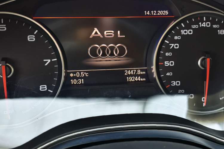 Used Audi A6L 2016 TFSI Sport Edition Odometer Close Up