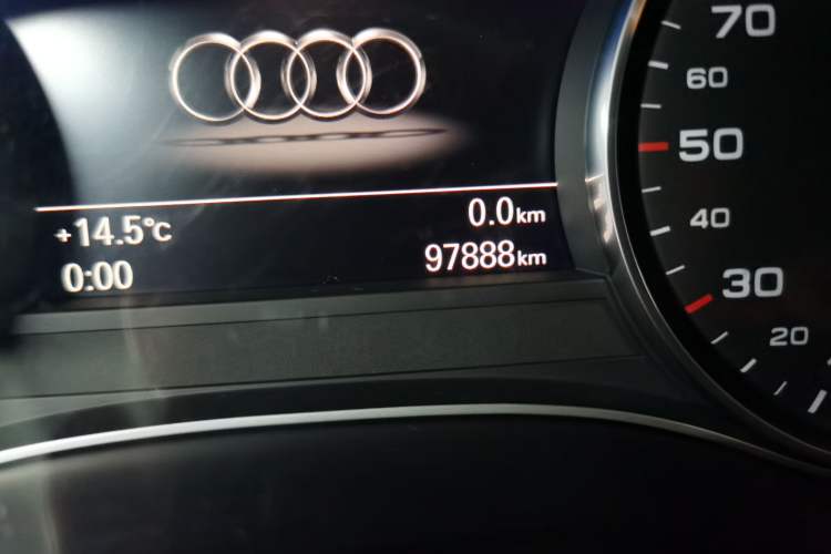 Used Audi A6L 2016 TFSI Technology Edition Odometer Close Up