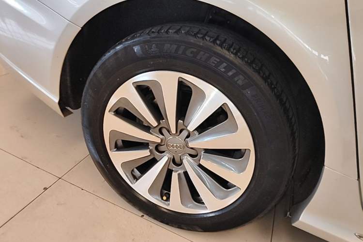 Used Audi A6L 2016 30 FSI Comfort Version Right Rear Wheel Hub