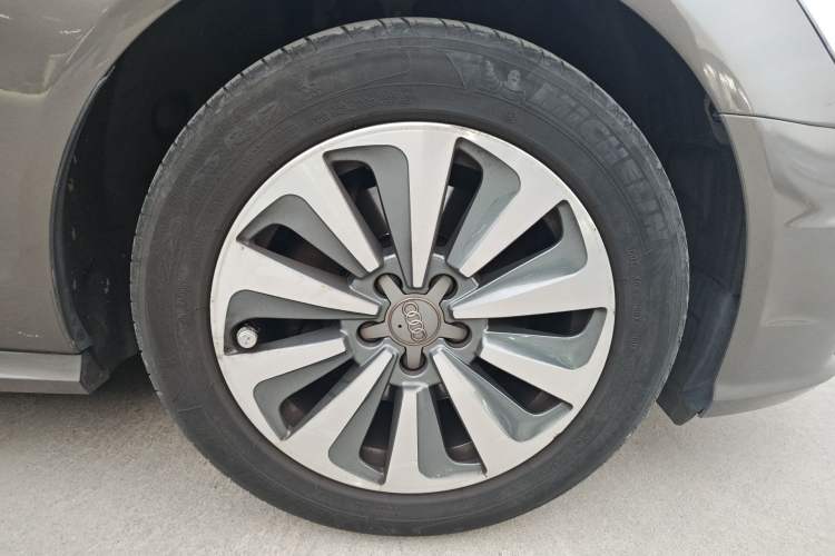 Used Audi A6L 2016 TFSI Comfort Model Right Front Wheel Hub