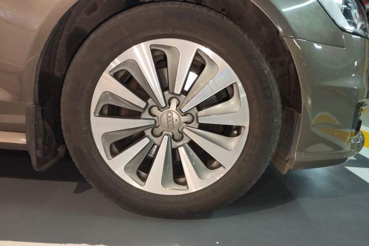 Used Audi A6L 2016 TFSI Comfort Model Right Front Wheel Hub