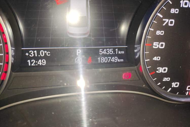 Used Audi A6L 2016 TFSI Technology Edition Odometer Close Up