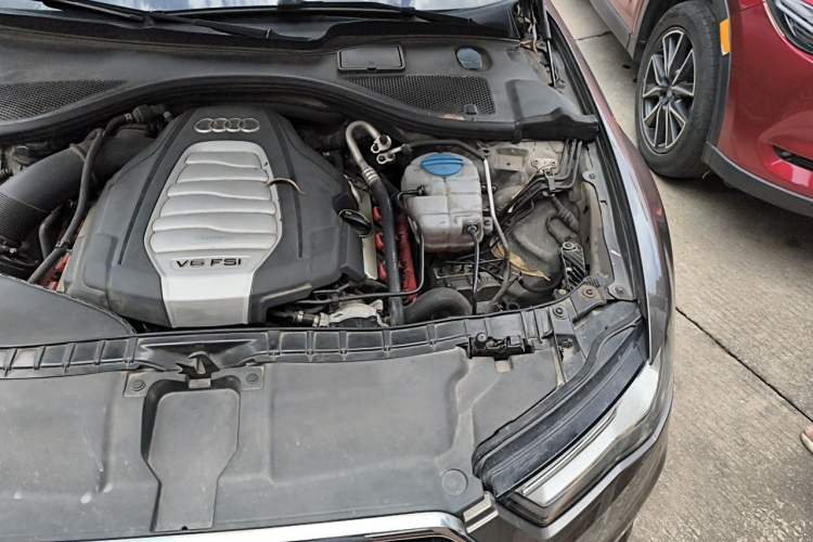 Used Audi A6L 2016 30 FSI Comfort Version Engine Bay Left
